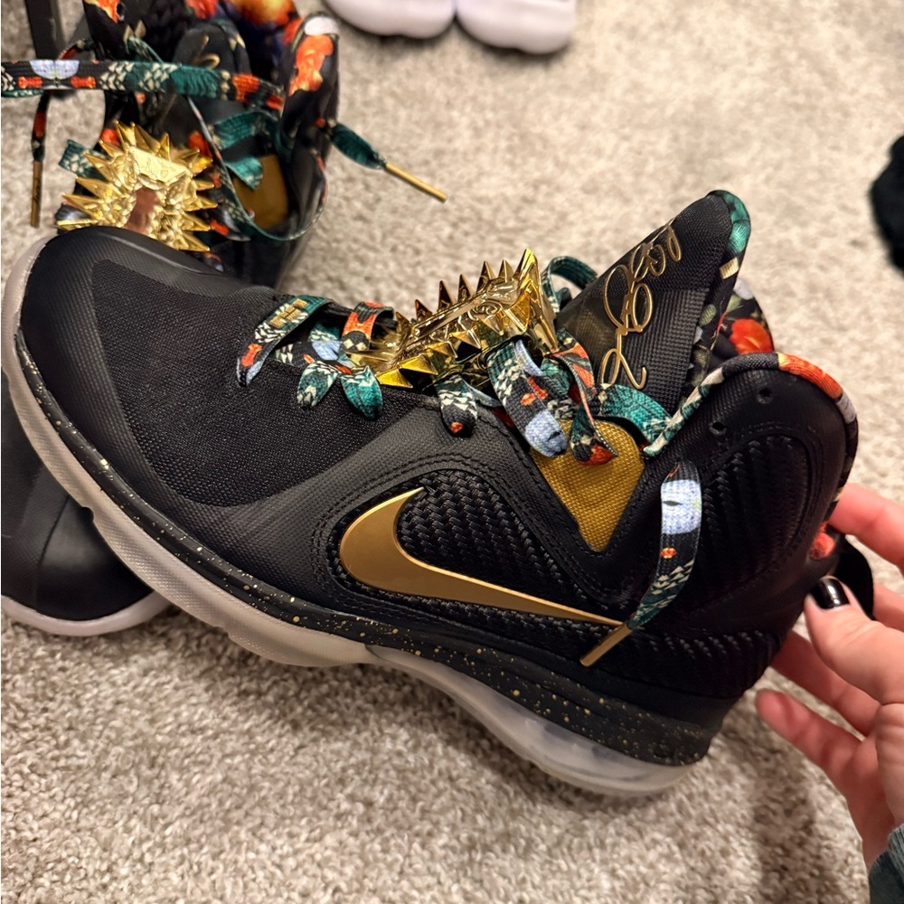 LeBron 9 Watch the Throne Sneakers